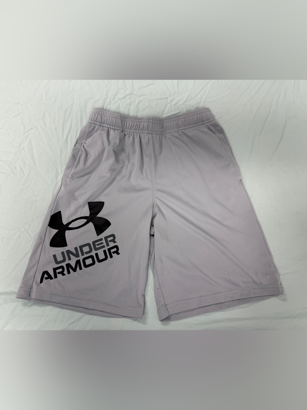 Under Armour HeatGear Youth Large Athletic Shorts - Light Gray / Silver